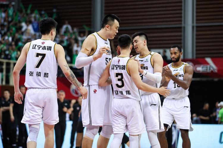 张镇麟：韩德君这些年非常不容易 希望他退役后享受家庭的时光